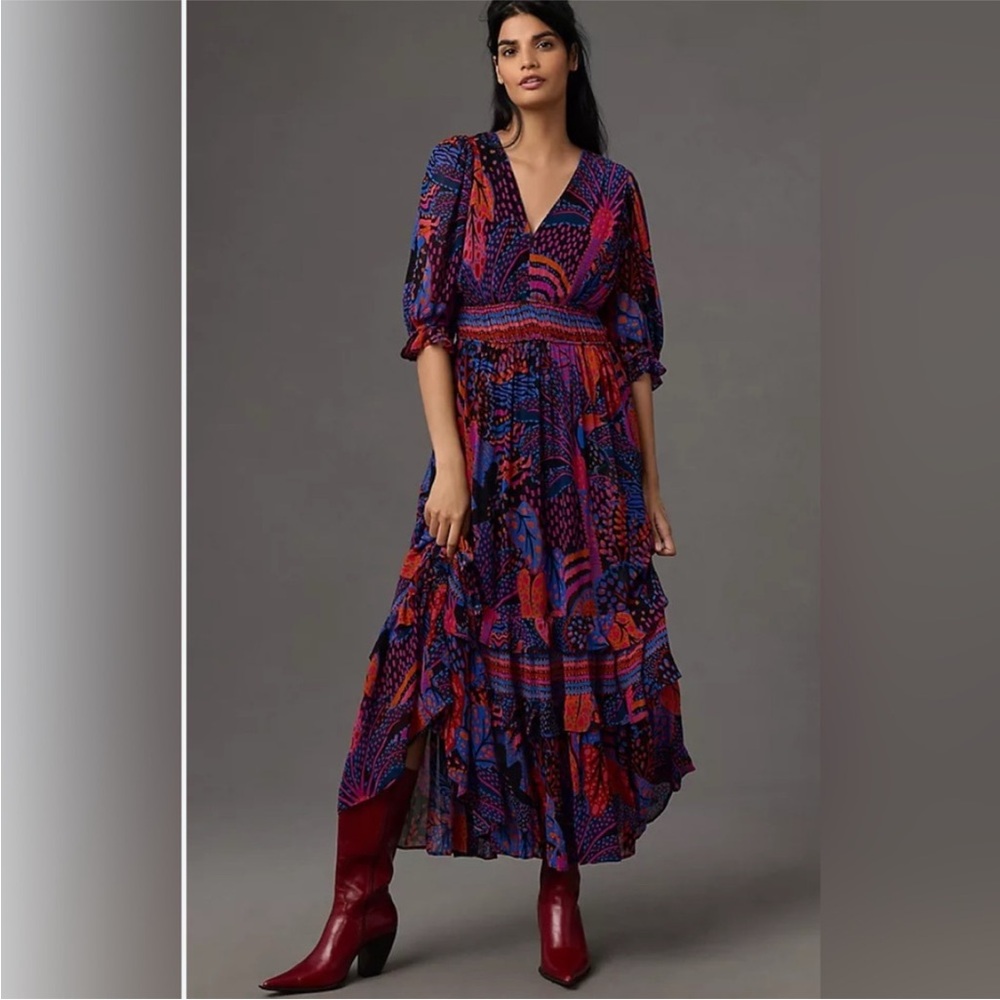 NWT FARM RIO SHORT SLEEVE V NECK TIERED RUFFLED MIDI DRESS SIZE MEDIUM